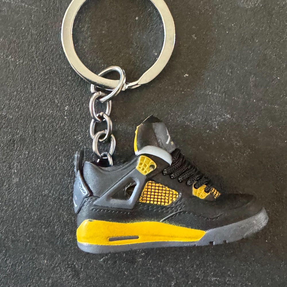 New Sneaker Key Chain - Picture 2 of 3